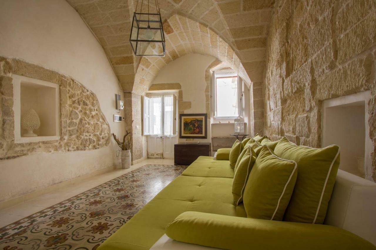 Apartment Explore The Historic On Foot From An Old Town House