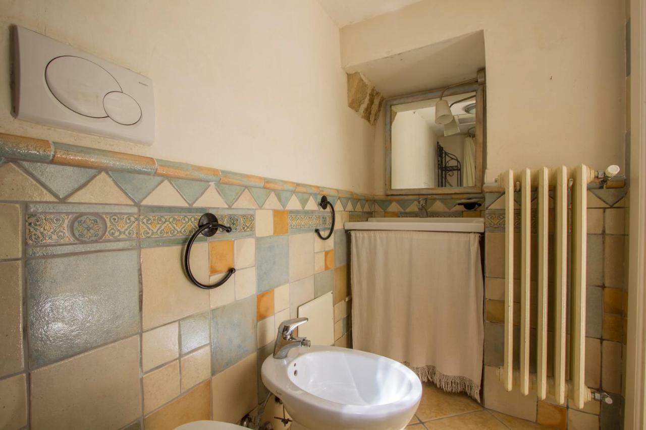 Explore The Historic On Foot From An Old Town House *