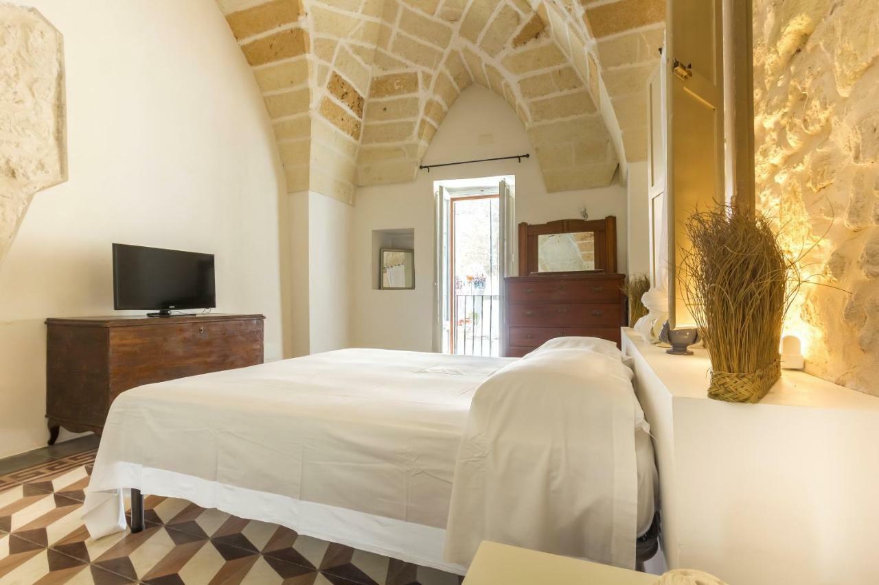 Explore The Historic On Foot From An Old Town House Lecce